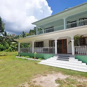  Chalet Petit Baie Seychelles